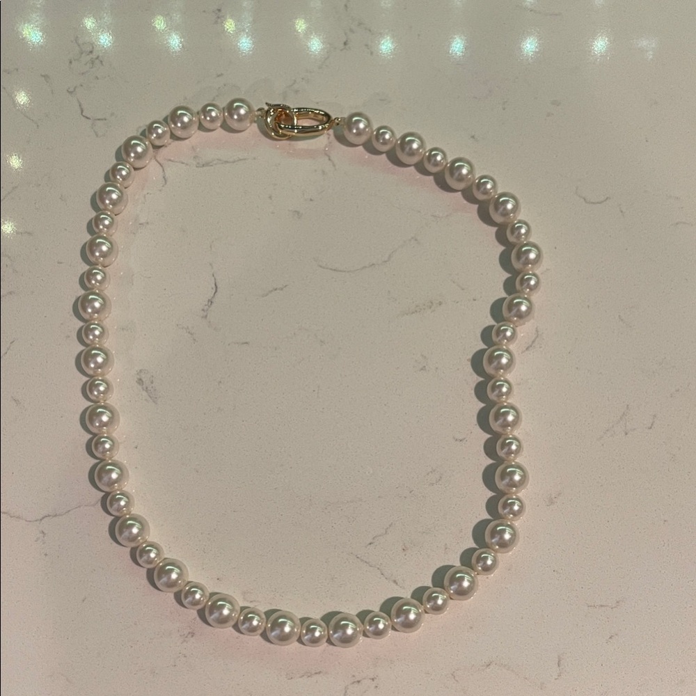 Cider Elegant Pearl Necklace with Gold Clasp